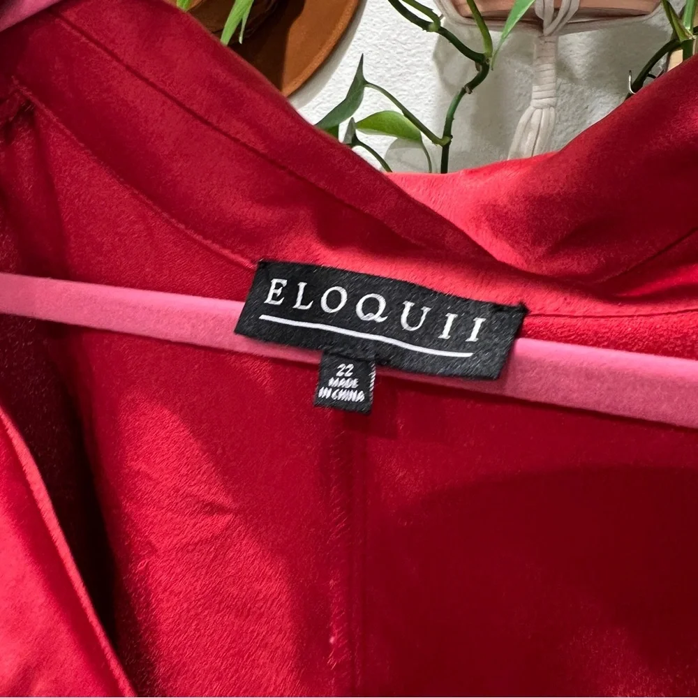 Silky Red Collared ELOQUII Bodysuit - Picture 8 of 9